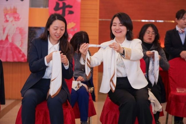 神南产业公司为女职工送上专属优雅课堂