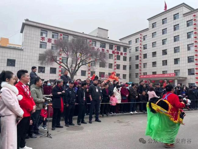 府谷县公安局庙沟门派出所：一场古会一抹藏蓝一份安宁