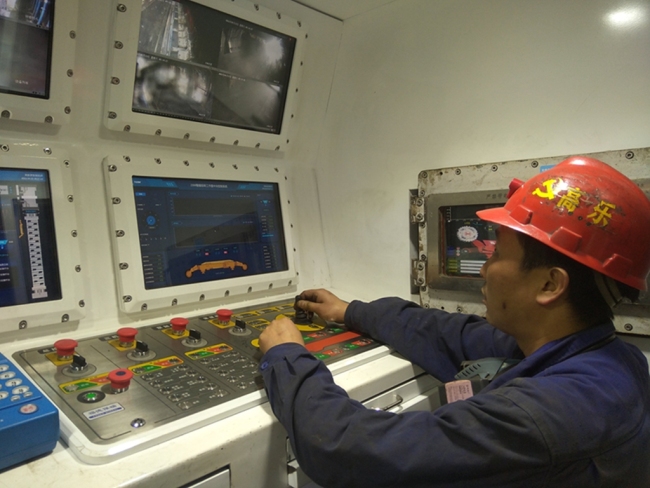 铜川矿业公司下石节矿：立足岗位学雷锋 实干担当建新功