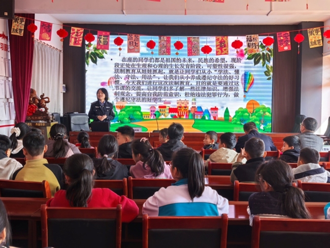 陕西府谷县公安局三道沟派出所：普法进校园 护苗助成长
