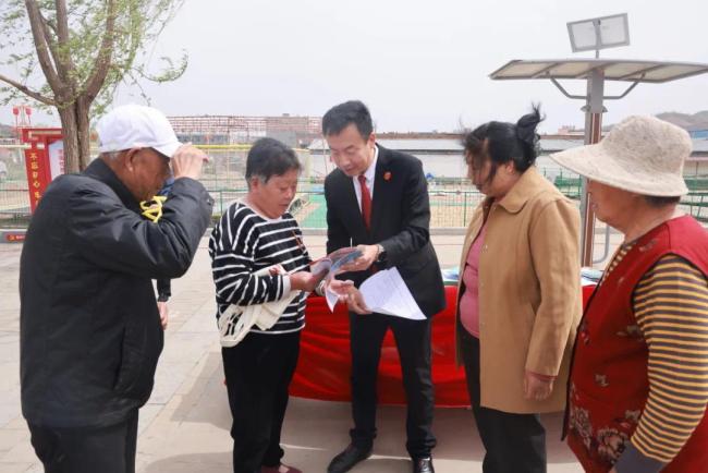 榆阳法院开展国家安全教育暨反邪教宣传活动