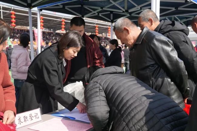 榆林吴堡：精准施策稳就业 托起群众“幸福梦”