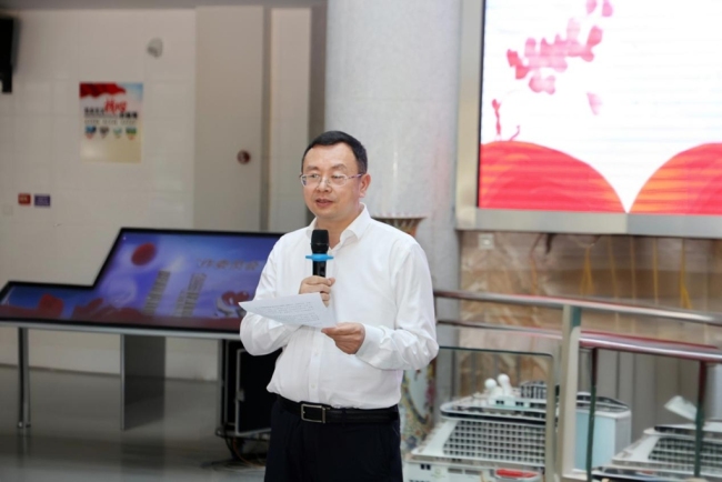 秦东魁一行调研慰问宝鸡市儿童福利院