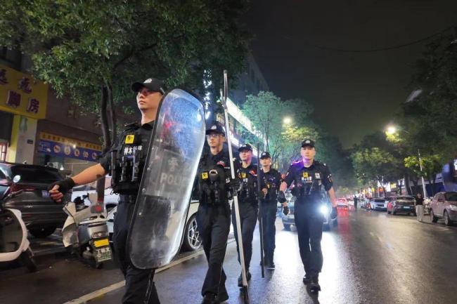 神木公安:深耕夏季“警务蓝” 守护城市“烟火安”