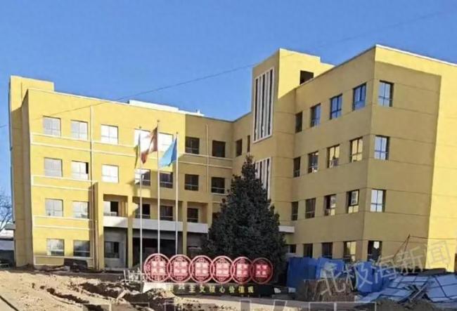 甘肃945万乡村教学楼烂尾,580万中央专项资金去向成谜,300名师生仍挤在危房上课