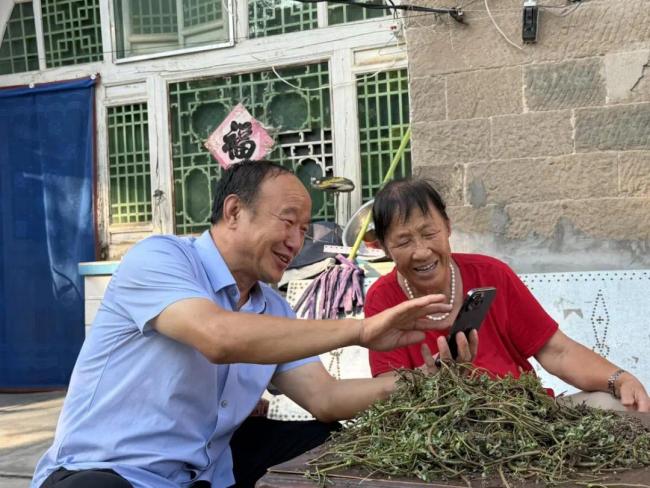 陕西吴堡：黄土坡上的“云端牵挂”