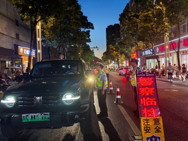 平利公安交警:坚持常态治理 护航出行平安