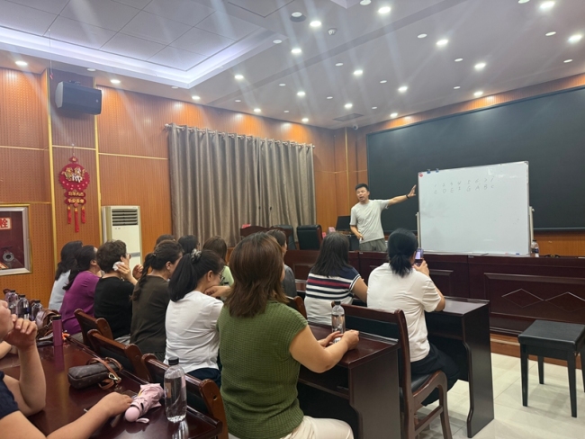 白天上班 晚上充电——府谷解锁干部成长新“夜”态