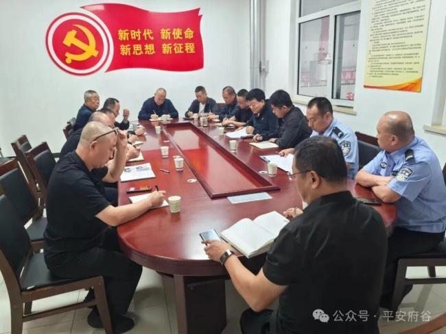 府谷县交管大队：联合排查织密安全网 筑牢双节客运防护墙