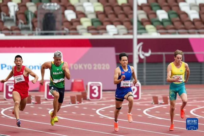 残奥会田径男子100米T36级：邓培程破残奥纪录夺冠