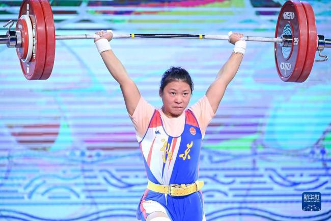 全运会举重女子64公斤级决赛：广东曾田甜夺冠