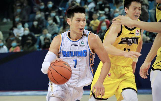 首钢男篮“双杀”吉林,林书豪回暖、范子铭两双