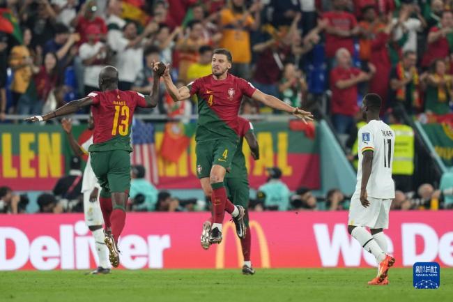 卡塔尔世界杯｜C罗点射破纪录葡萄牙3：2险胜加纳
