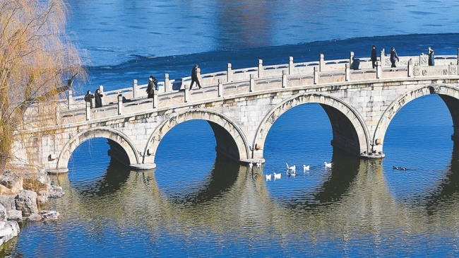 走出户外 享受春日美景