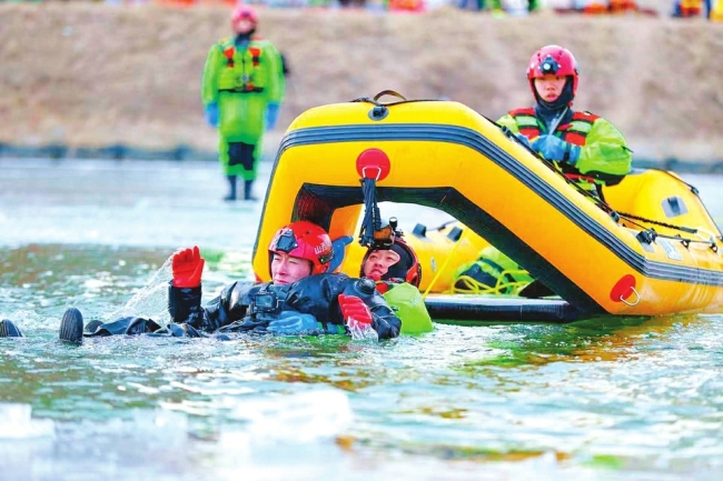 全省冰雪救援技术培训