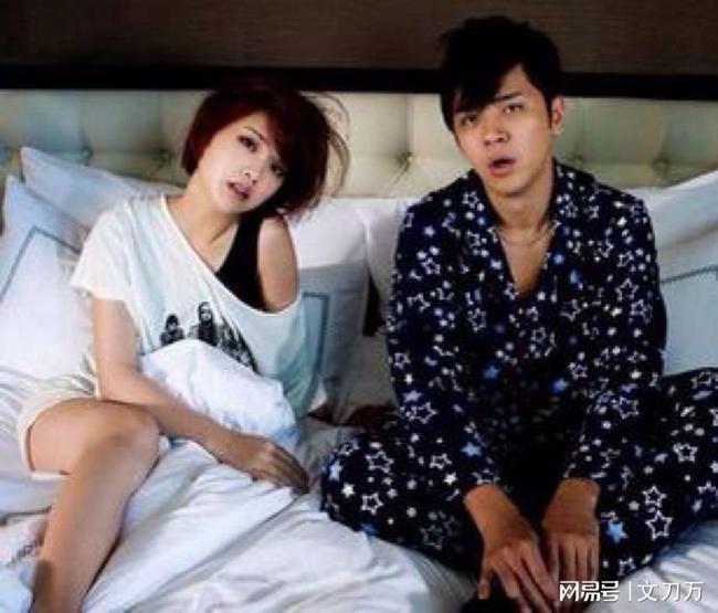 小天后陷父子包养丑闻 被曝床上功夫好下面很紧