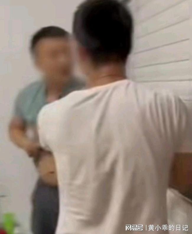 女幼师结婚1年拒同房 专门租房偷情被丈夫带人撞正着