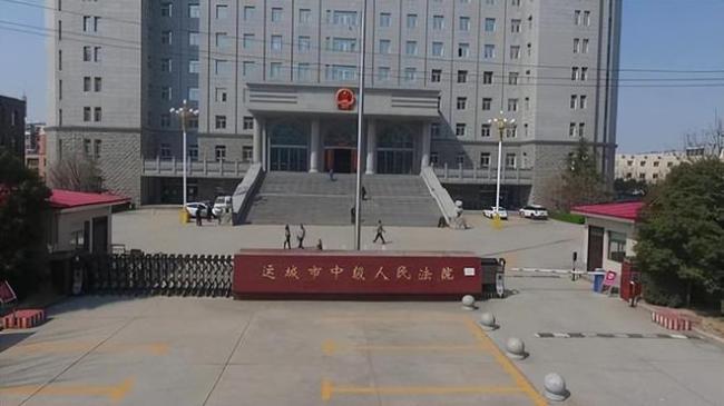 女教师赤裸现身枯井：床上凌乱有污渍 丈夫认罪被释放