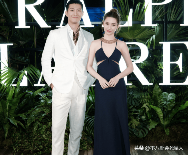 何超琼算不算顶级大美人？看她和李嘉欣的合照就知道了