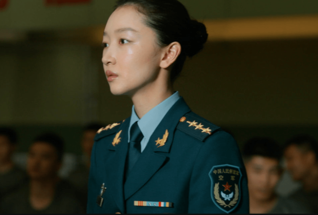 《长空之王》口碑炸了！映后全场三次掌声，王一博获赞周冬雨遭吐槽