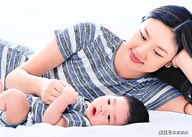 乐基儿婚变后首次被曝光，与二婚老公合体带娃，感情状态依旧成谜