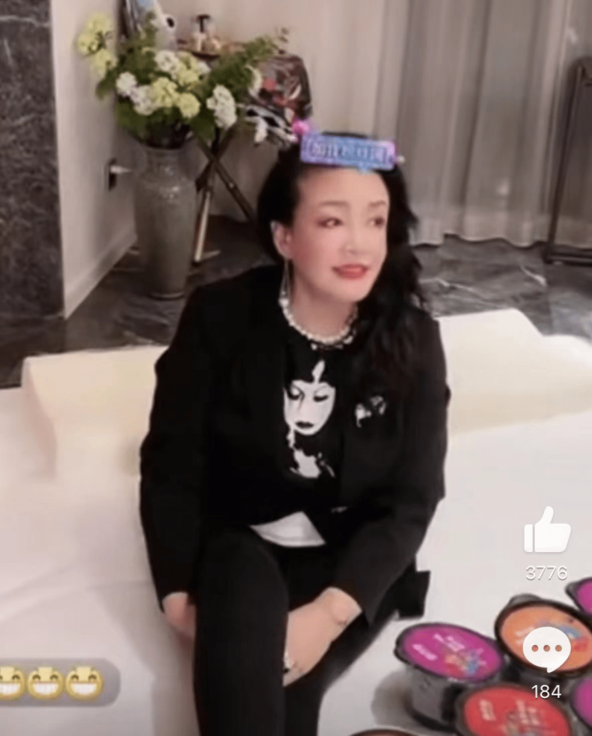 汪小菲再认S妈丈母娘，张兰信托冻结被团队背刺，这家人总在“狗血”里打转？