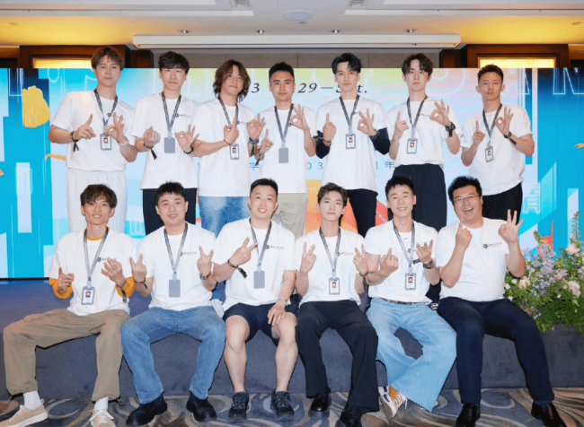 杨洋五一组织同学聚会,自掏腰包超阔气,精心策划活动,玩得好嗨