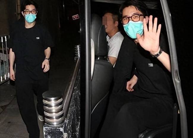 房祖名现身新加坡千万豪车与发福脸颊引热议疑似结婚生子曝光