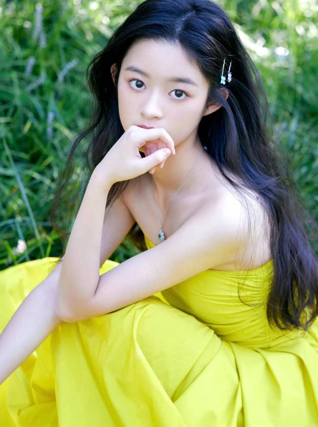 曾被杨幂签约能当下个赵丽颖?16岁美女黄杨钿甜潜力足