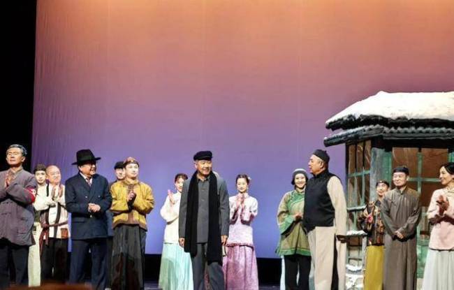 濮存昕张国立张铁林罕聚会导演陈薪伊作陪何赛飞喝到满脸通红