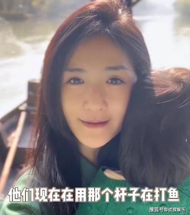 张杰小女儿满3岁，谢娜罕晒母女合照，把小咘芽抱怀里亲吻好有爱