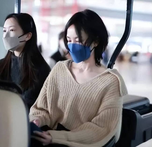 王菲为小女儿庆生，李嫣长得像爸爸，遗憾两个女儿都不像妈妈