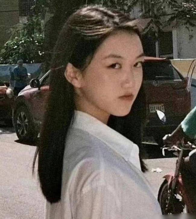 王菲为小女儿庆生，李嫣长得像爸爸，遗憾两个女儿都不像妈妈