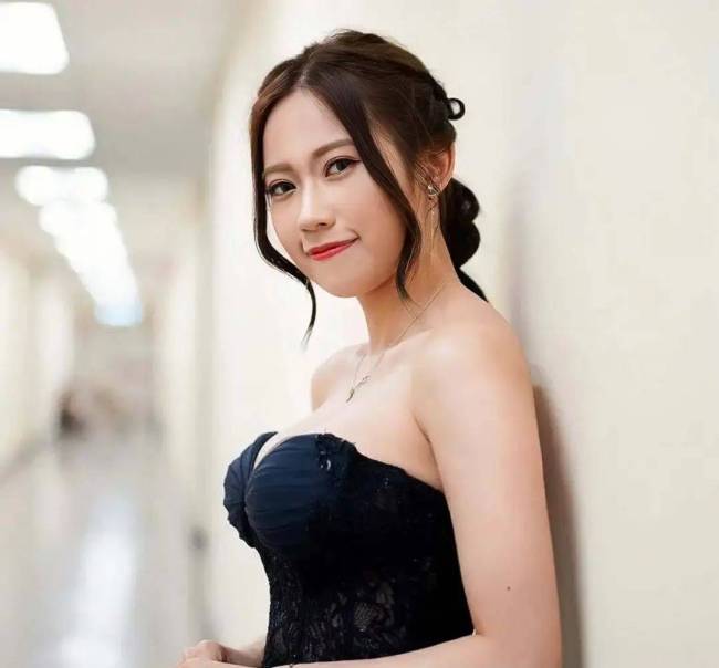 身材丰满负担太大，26岁TVB新生代小花不慎走光，有高层力捧曝光率高