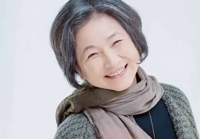 传郑佩佩去世，曹可凡发文刘涛沉默，武侠影后作品多，配角也出彩
