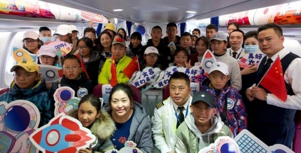 圆梦文昌！西藏航空承运西藏青少年代表现场观看“嫦娥五号”发射升空