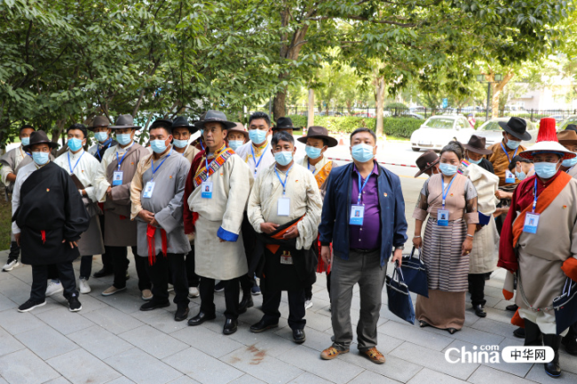 西藏基层干部赴京参观学习班学员参访环境发展中心