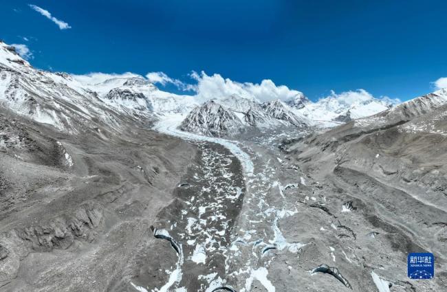 现场直击！零距离感受珠峰脚下的冰川
