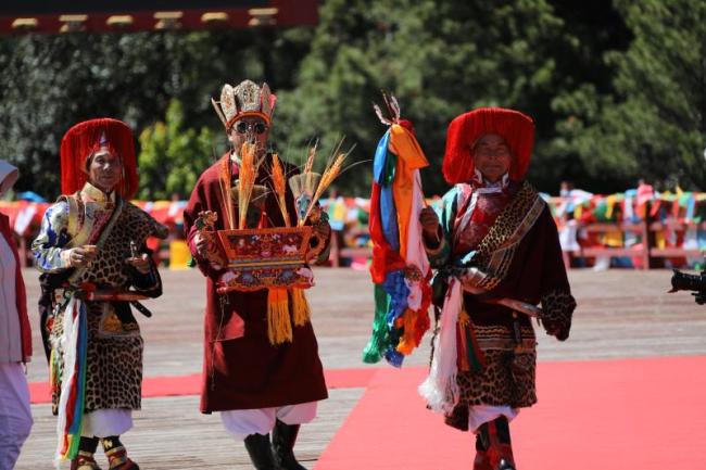 德钦县举办2023年文化和自然遗产日暨德钦县第九届国家级非物质文化遗产梅里神山祭祀活动