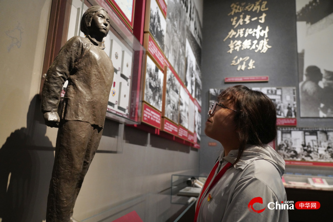 西藏村居两委基层干部航天中心医院体检、参观中国共产党历史展览馆