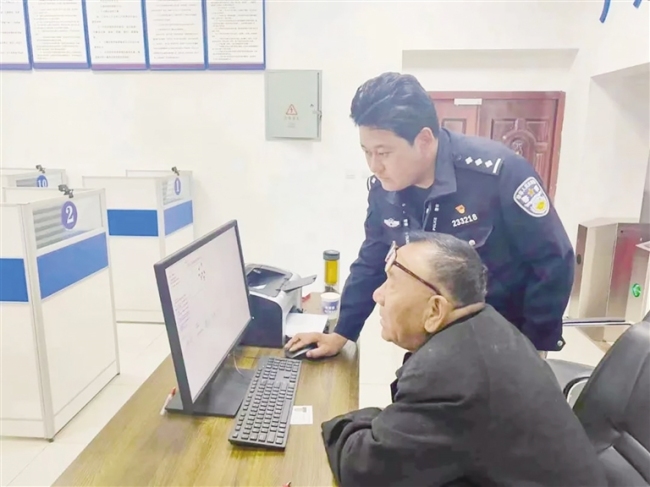 驾考新规实施后,拉萨老年人报考驾照人数增多70周岁以上人员可申领这四类驾驶证