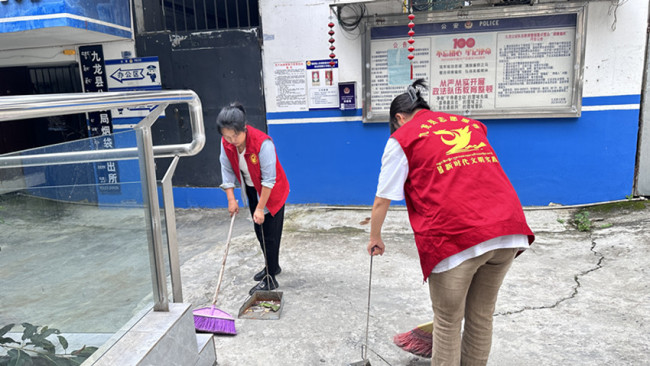 九龙县烟袋镇开展大学生团员暑期社会实践活动