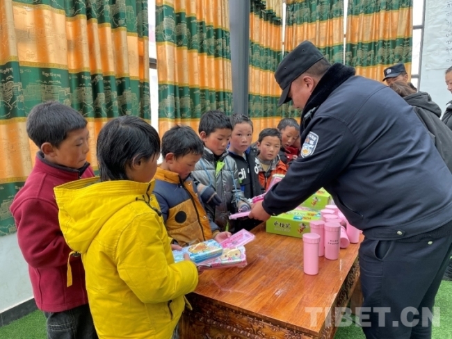 尼玛加参：先遣乡的守护者