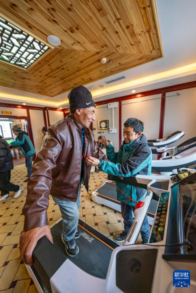 探访西藏那曲海拔4500米的老年人日间照料中心