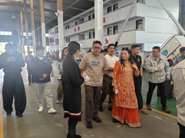 跨越4000公里的青春对话！苏拉青年携手共筑中国梦