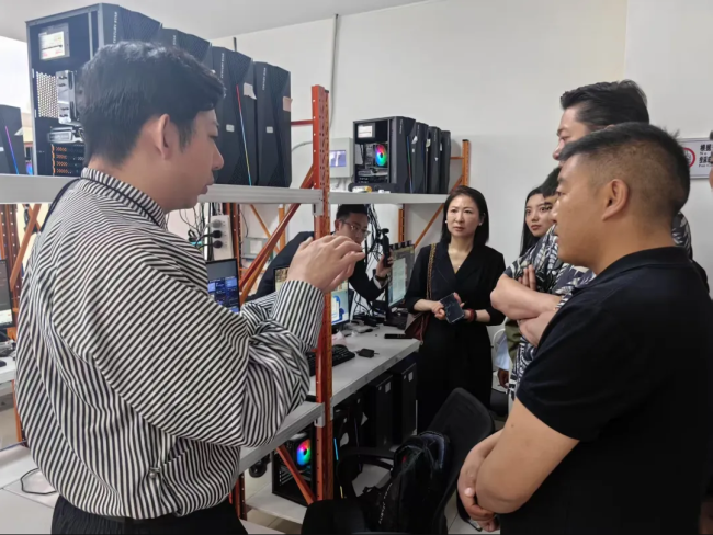 跨越4000公里的青春对话！苏拉青年携手共筑中国梦