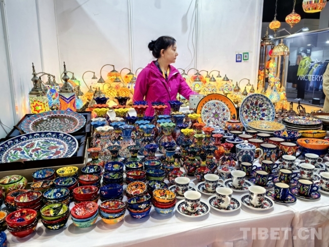 一站购全球：2025第二届拉萨进口商品展览会开幕