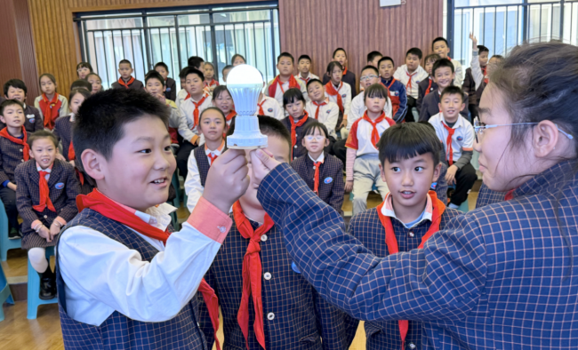 “探索水科学，保护水资源”水文科普课堂在昆明市五华区长春小学举行