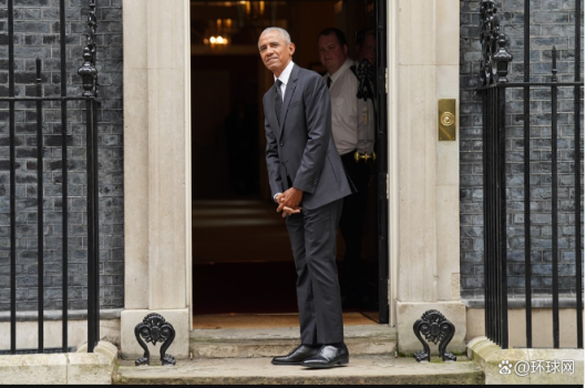 奥巴马现身唐宁街 黑色着装引猜测 与王室传闻有关