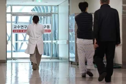 韩医院宣布每周休诊一天 工作压力增大已到了极限